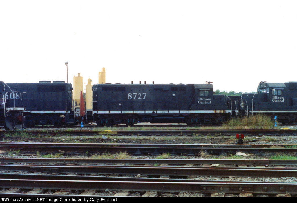 IC GP11 #8727 - Illinois Central